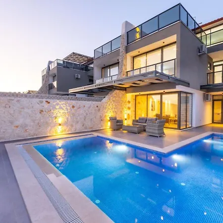 3 Bedroom With Private Pool Apartmán