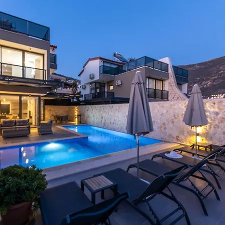 3 Bedroom With Private Pool דירה