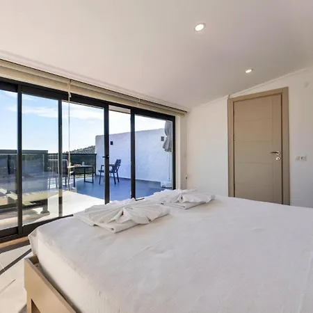 3 Bedroom With Private Pool * קלקן