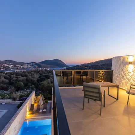 3 Bedroom With Private Pool קלקן