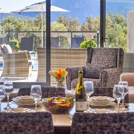 3 Bedroom With Private Pool * קלקן