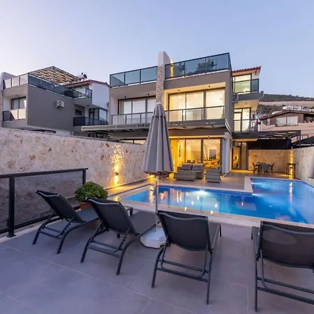 Apartment 3 Bedroom - 8916 *