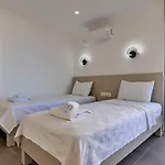 Апартаменты 3 Bedroom With Private Pool