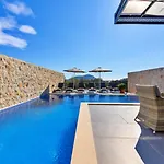 3 Bedroom With Private Pool Апартаменты Калкан
