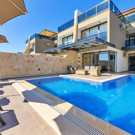 アパート 3 Bedroom With Private Pool カルカン