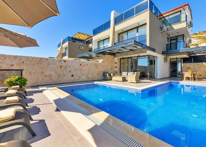 アパート 3 Bedroom With Private Pool カルカン